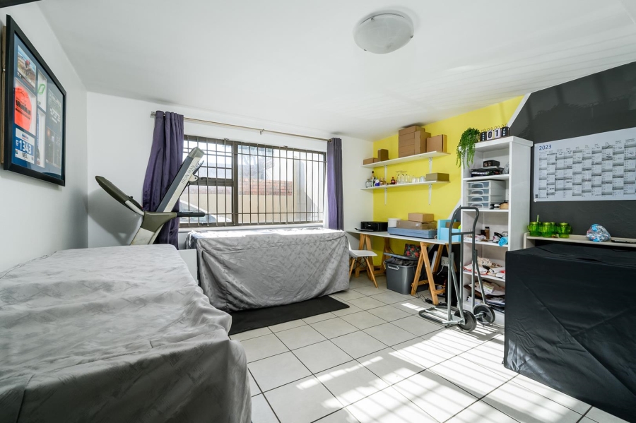 8 Bedroom Property for Sale in Summerstrand Eastern Cape